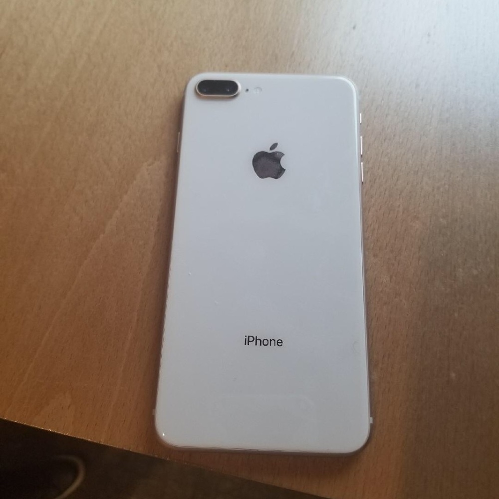 iPhone 8 Plus